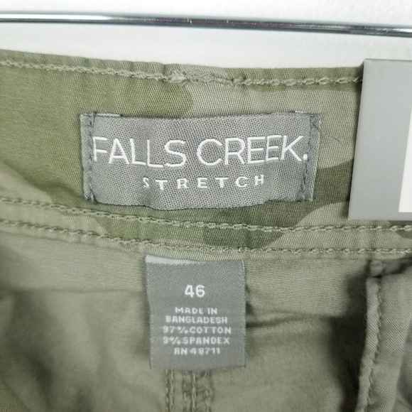 Falls Creek Green Camo Cargo Shorts NWT - Picture 3 of 9